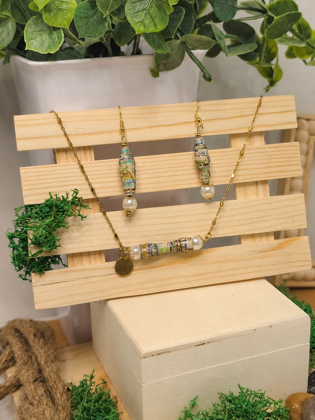 Chinchorreo Boricua — Paper Bead Necklace & Earring Set