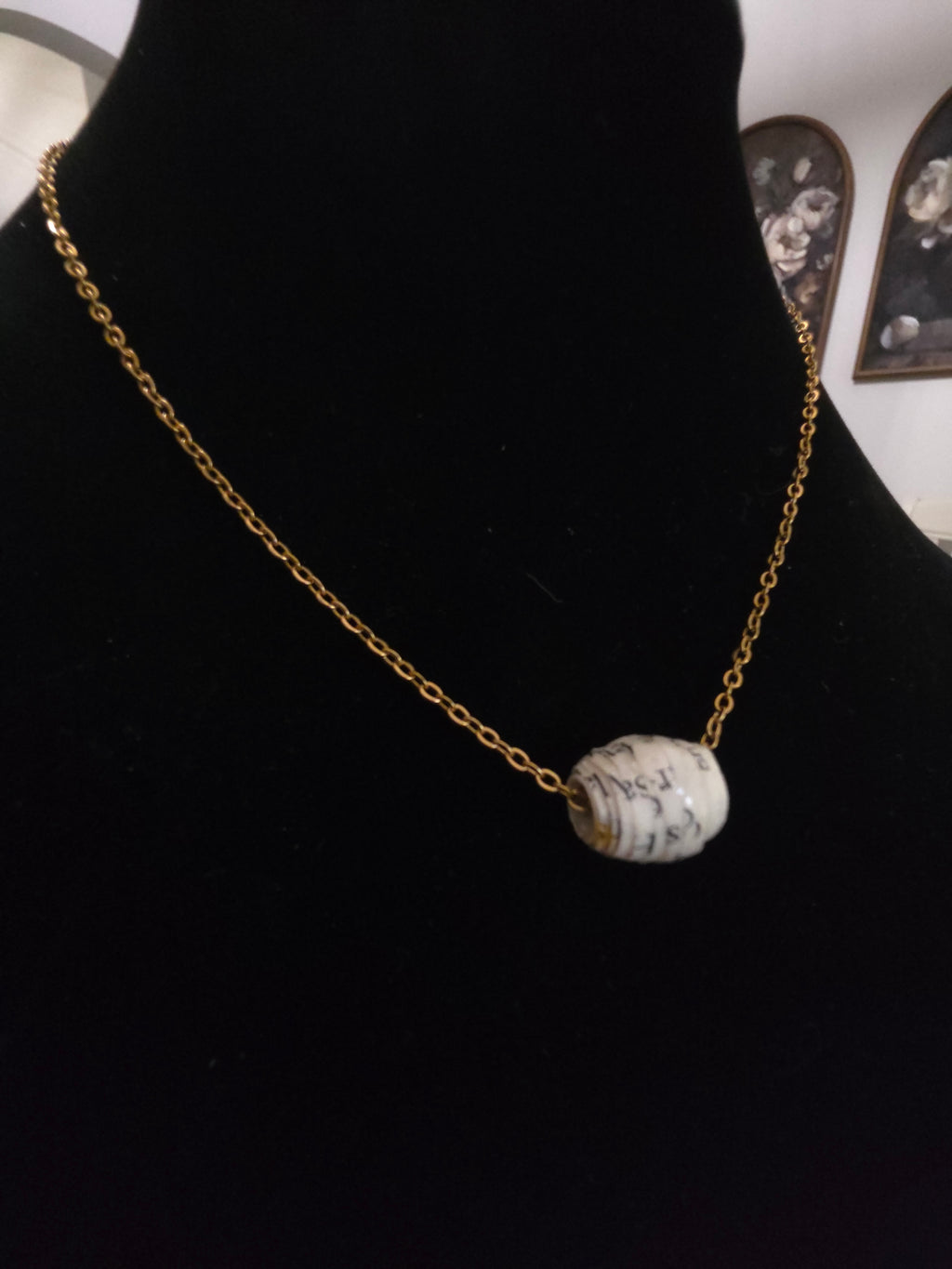 Palabras rescatadas- recycled book paper necklace