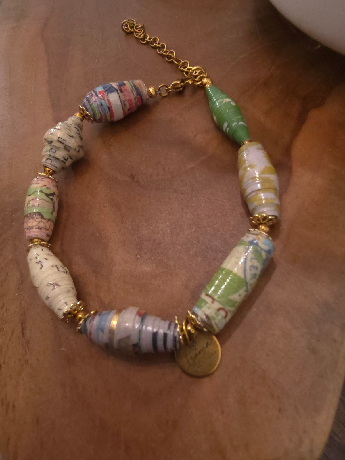Historias enlazadas- Recycled paper bracelet