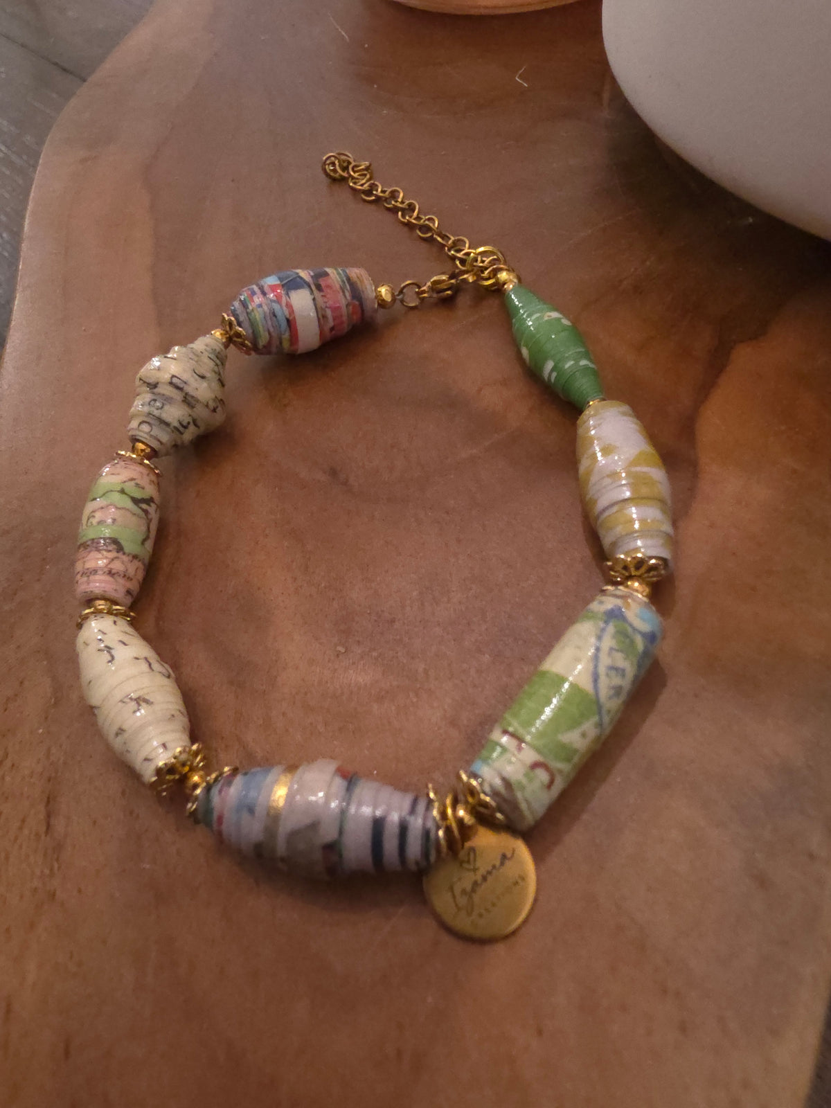 Historias enlazadas- Recycled paper bracelet
